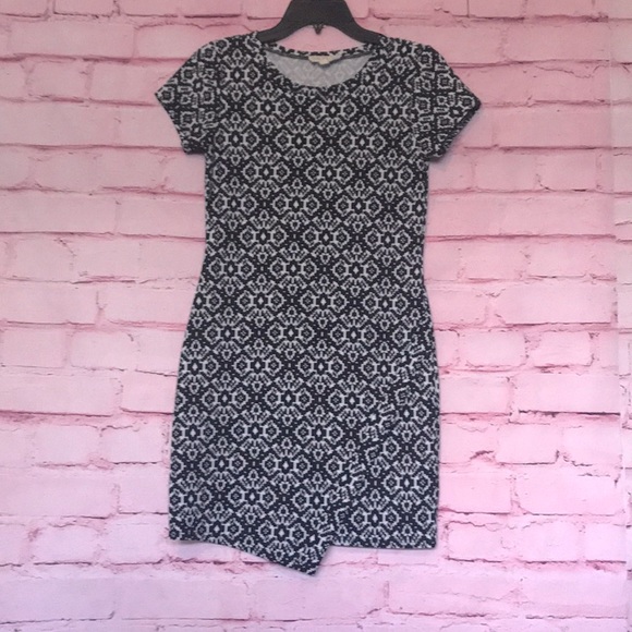 PINK ROSE Patterned Dress - Picture 3 of 7